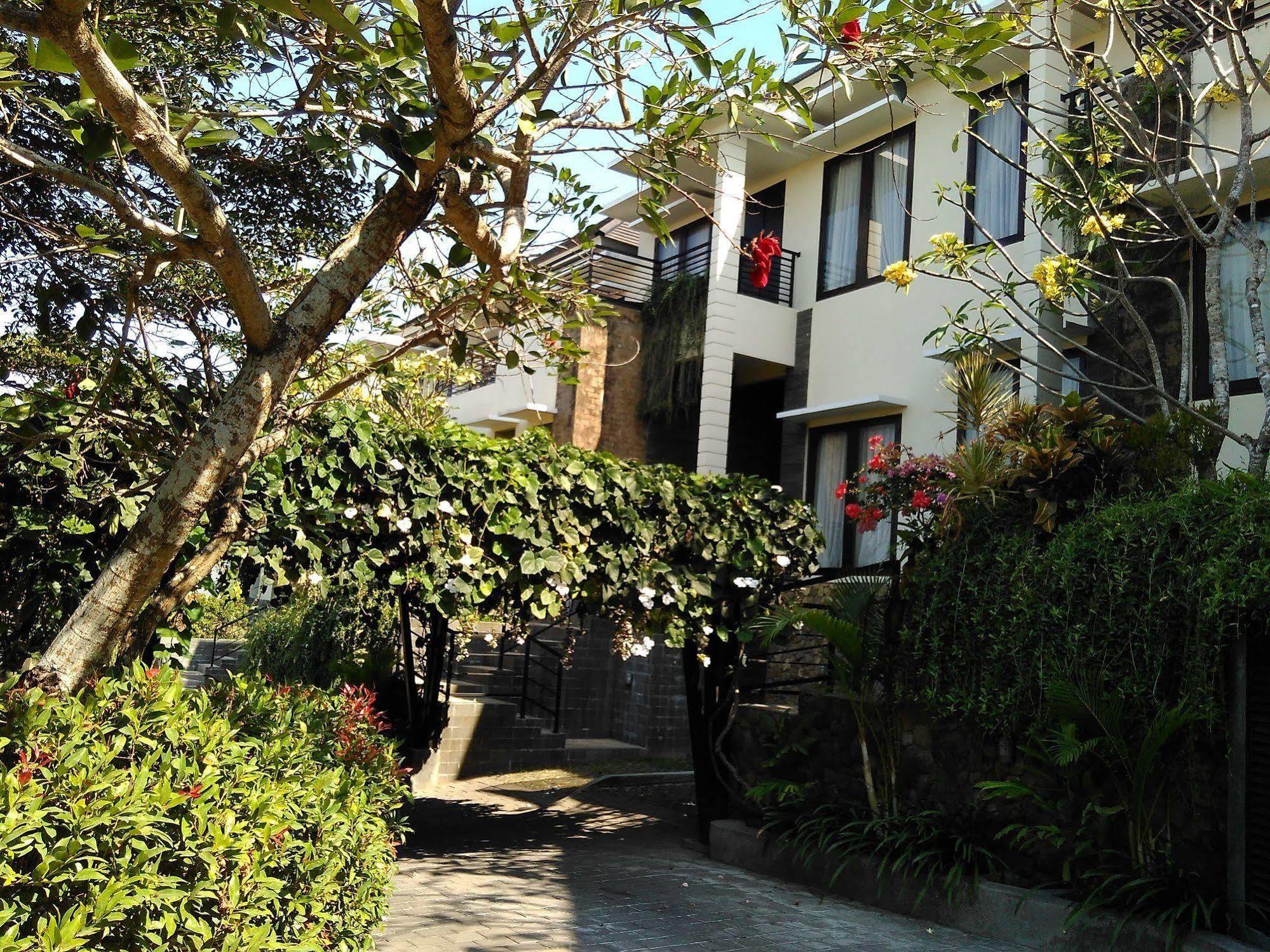 Parkside Denbukit Residence & Suite Jimbaran Exterior foto